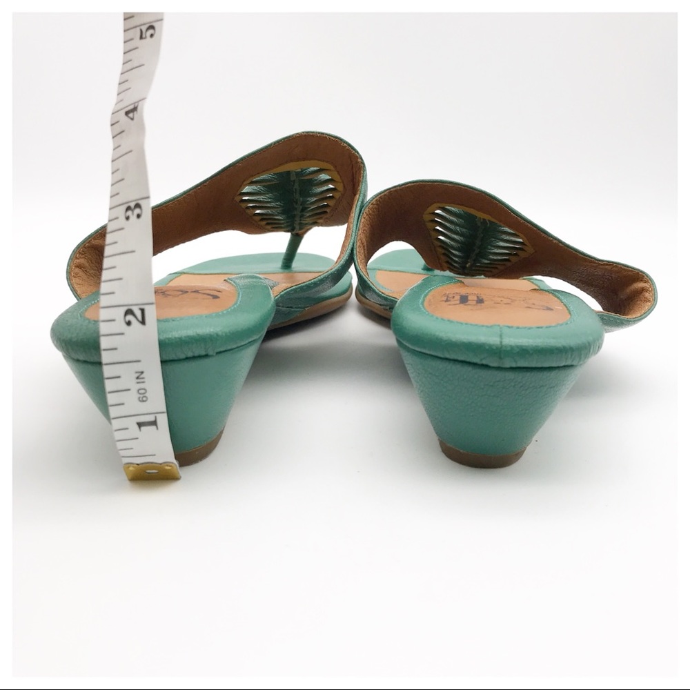 Sofft Teal Green Leather Thong Sandals with Yellow Accent - Picture 6 of 9